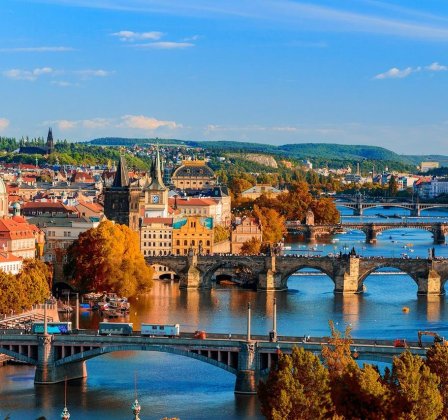 Vyhlídkový let nad historické centrum Prahy