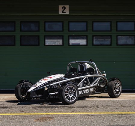 Jízda v Ariel Atom 3,5 na Masarykově okruhu Autodromu Brno